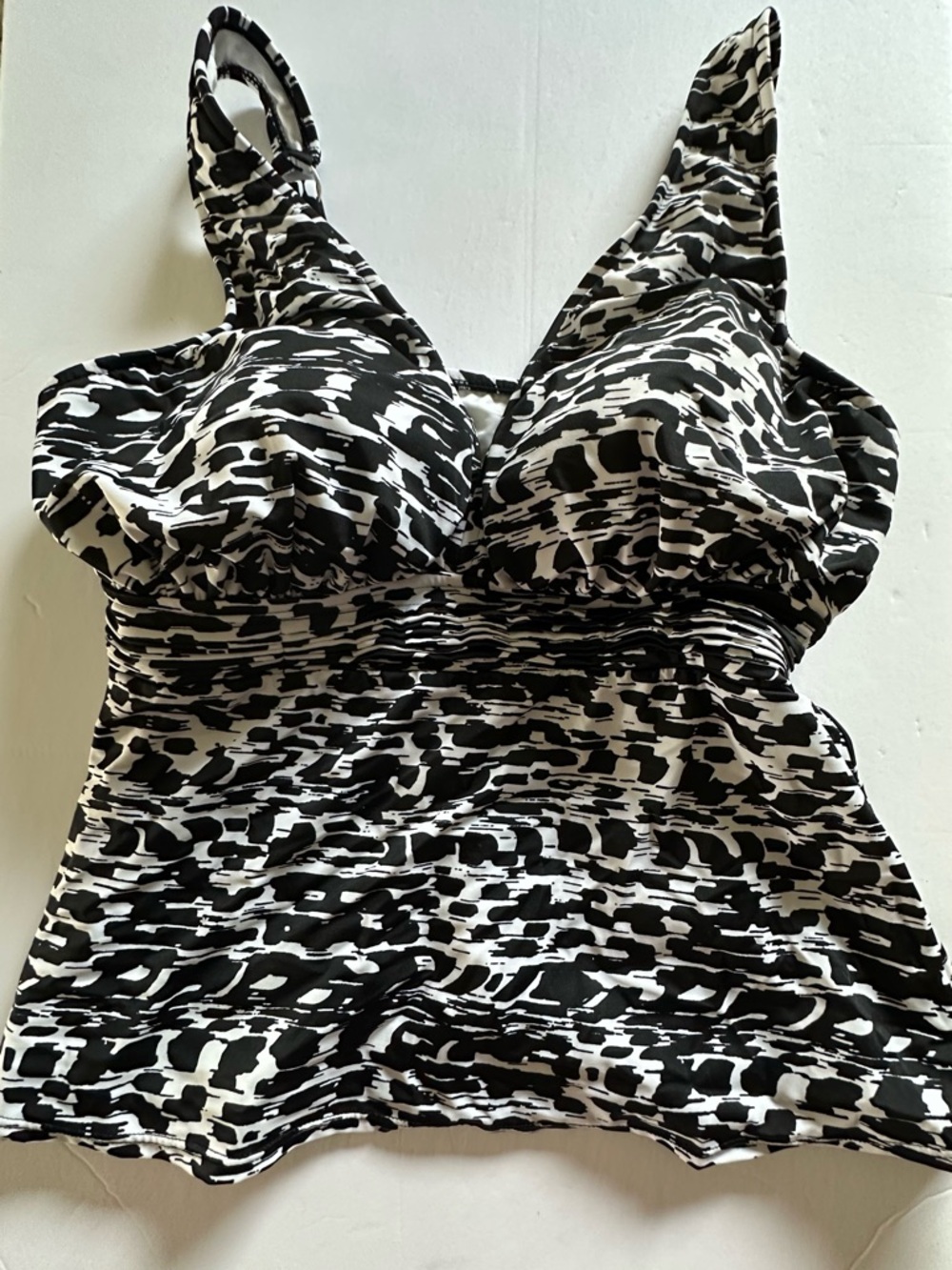 Black & White Printed Women’s Tankini Swim Top